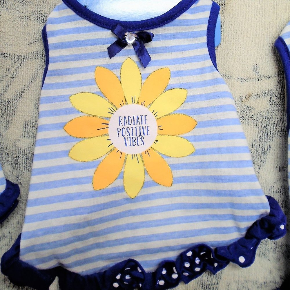 NEW VIBRANT LIFE RADIATE POSITIVE VIBES FLOWER DOG PET DRESS SHIRT TOP SIZE XS